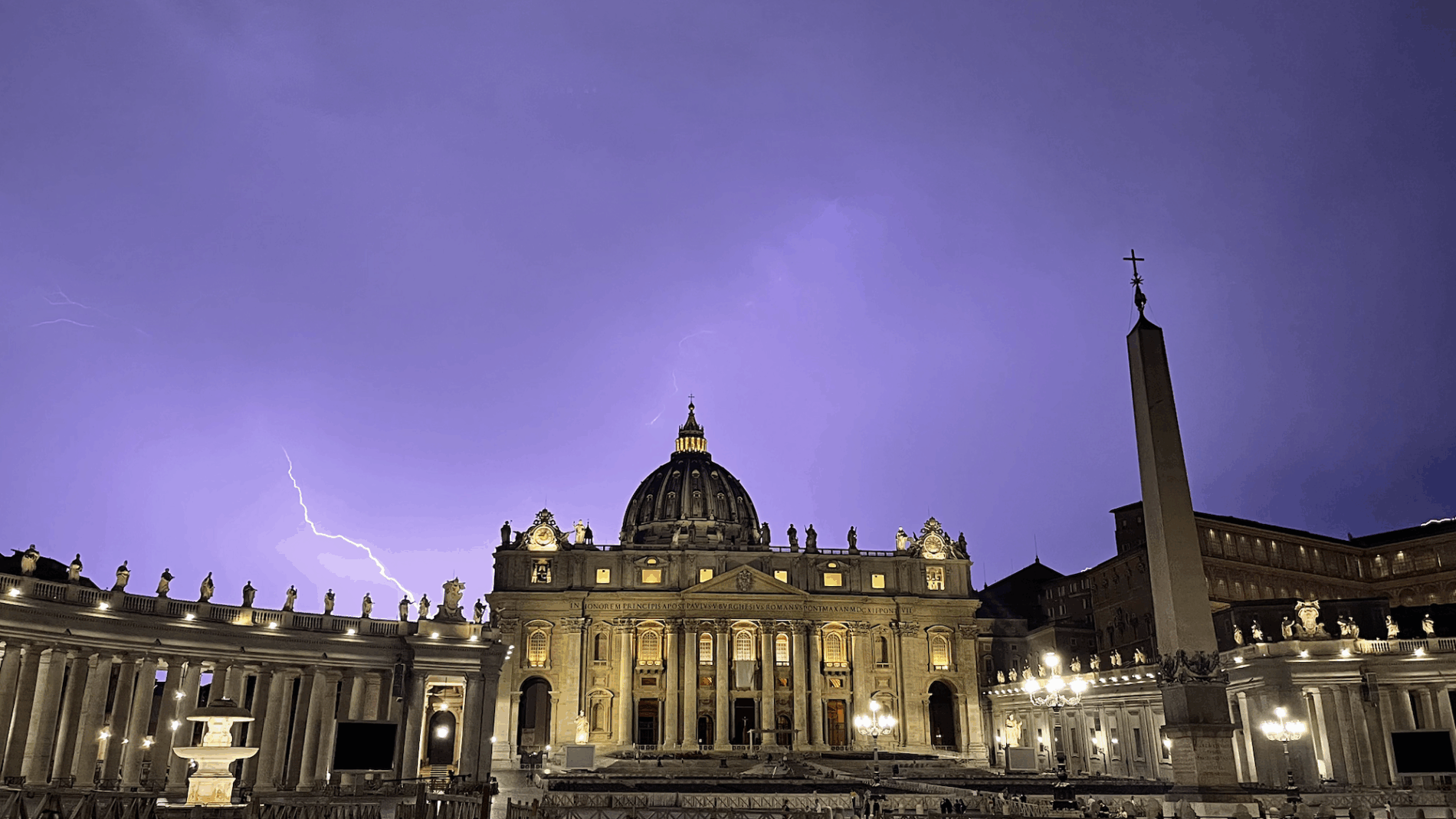 Búrka vo Vatikáne