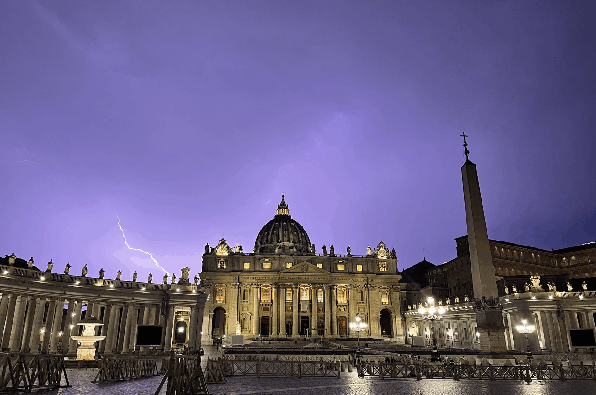 Búrka vo Vatikáne