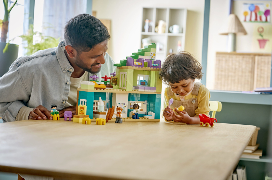 Lego_duplo_Moderný rodinný dom 3 v 1 s figúrkami
