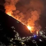 Požiar pri Positane zasiahol pobrežie Amalfi. Plamene podporoval vietor, čo bolo príčinou požiaru?